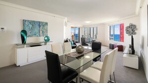 Leilighet, 2 soverom (Renovated) | Spiseområde på rommet