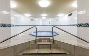 Bañera de hidromasaje interior
