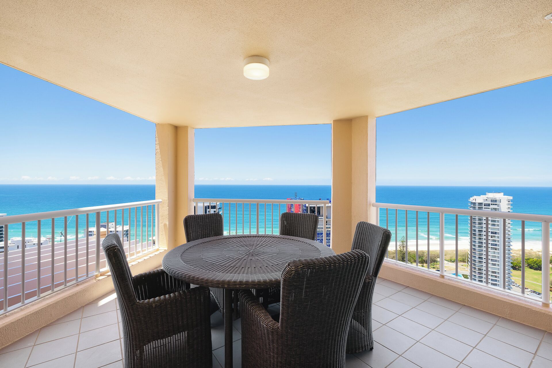 3 Bedroom Sub Penthouse Apartment | Balcony