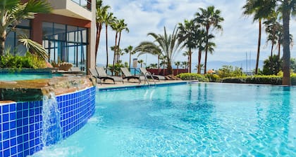 Hotel Coral And Marina