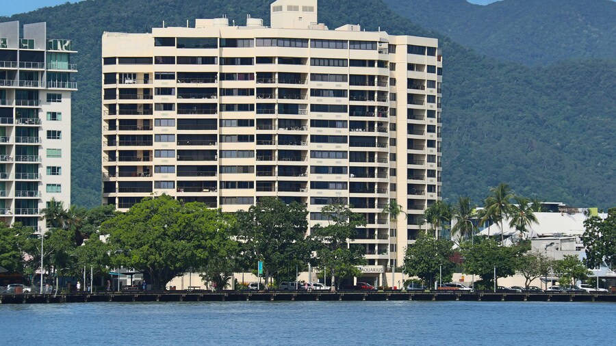 Cairns Aquarius