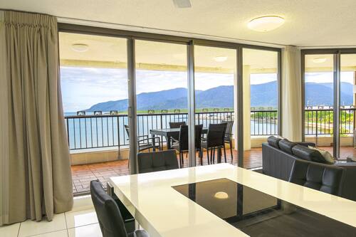 Standard Apartment, 2 Bedrooms, Non Smoking, Kitchen | Beach/ocean view