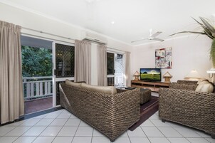 液晶电视、DVD 播放器