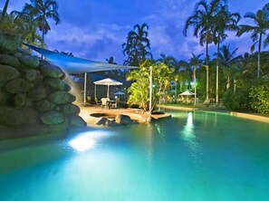 Outdoor pool - Nimrod Resort Apartments (Port Douglas)