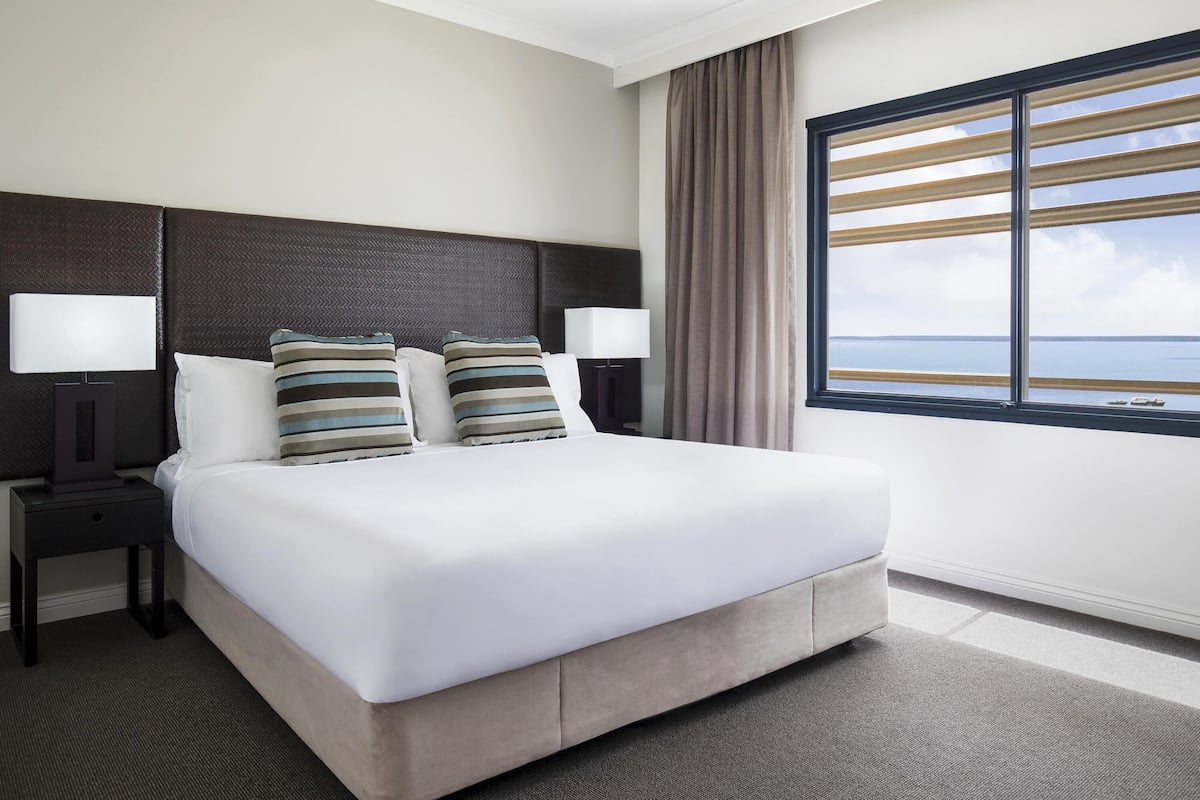 Apartment (Penthouse) | Individually decorated, individually furnished, desk, soundproofing