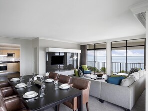 Apartment (Penthouse) | Individually decorated, individually furnished, desk, soundproofing - Mantra on the Esplanade (Darwin)