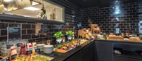 Petit déjeuner buffet compris tous les jours