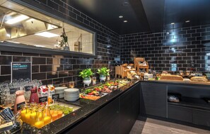 Free daily buffet breakfast
