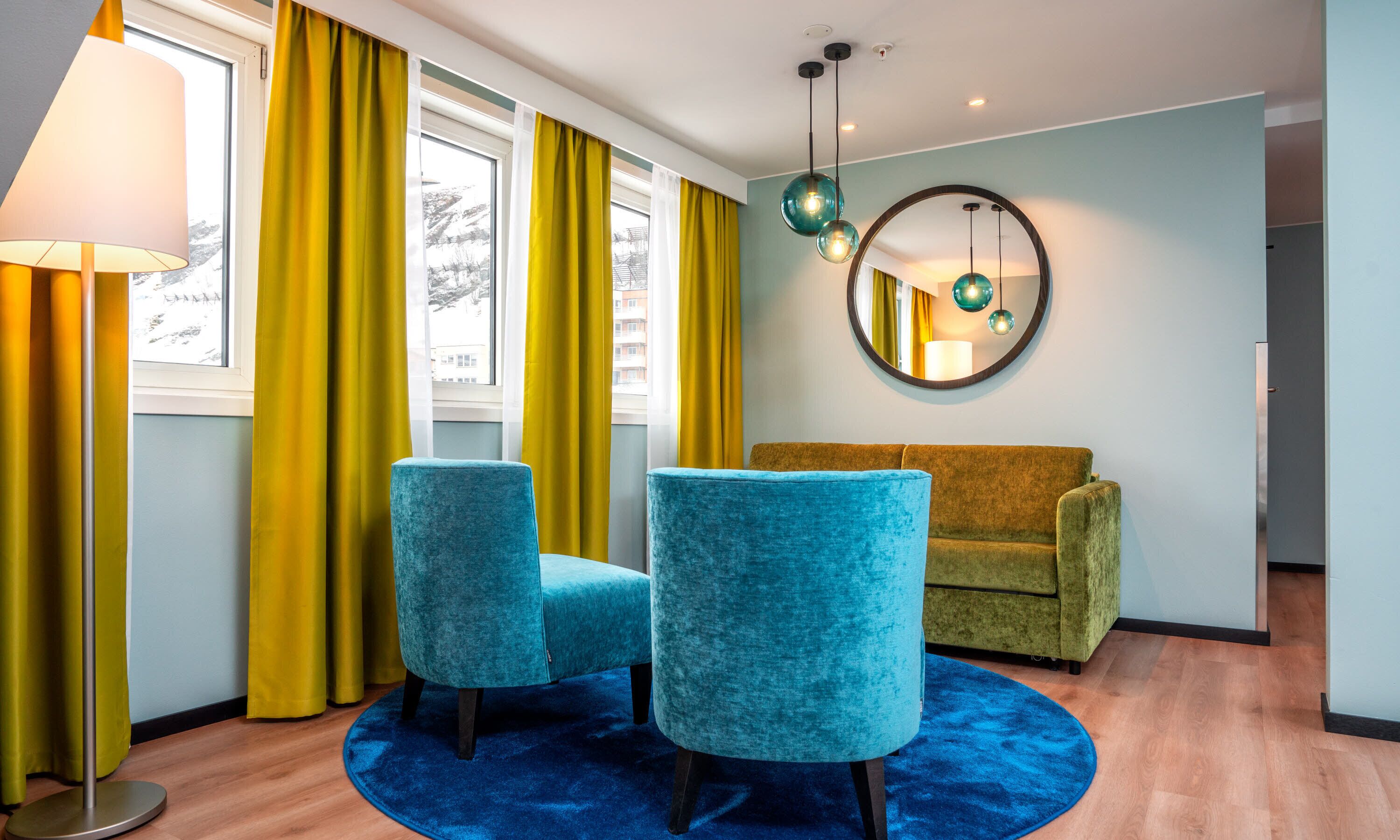 business room, non smoking | 1 bedroom, minibar, desk, soundproofing