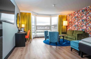 Superior Room, Non Smoking | 1 bedroom, minibar, desk, soundproofing