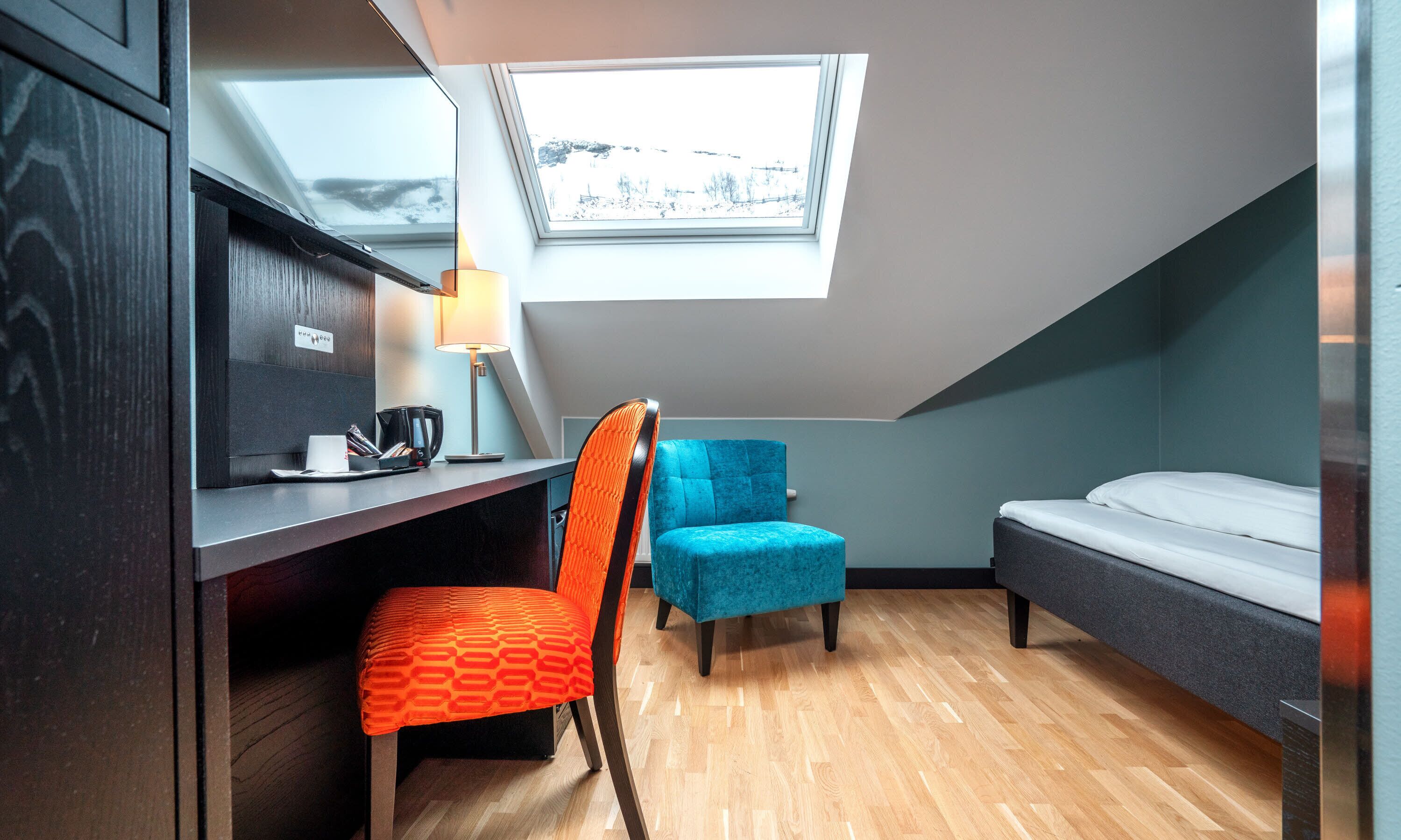 standard single room, non smoking | 1 bedroom, minibar, desk, soundproofing