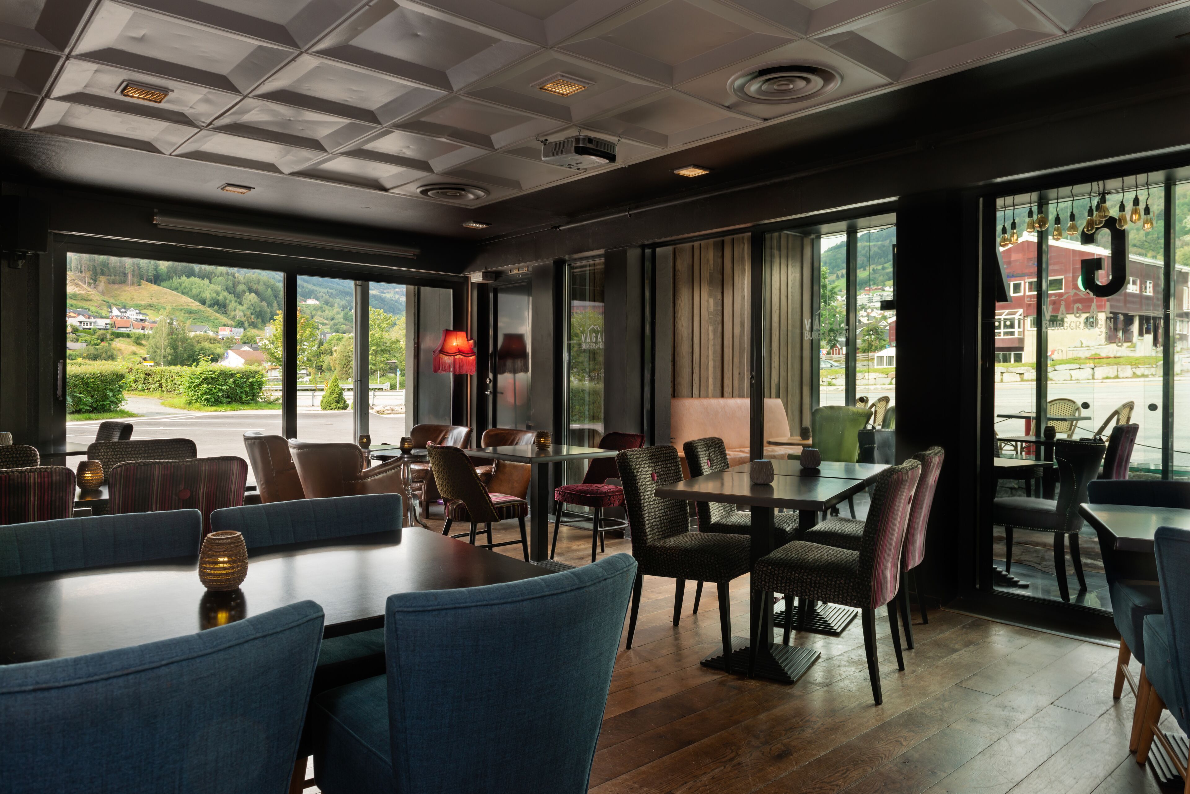 3 restoran, melayani sarapan, makan malam; sajian masakan Italia