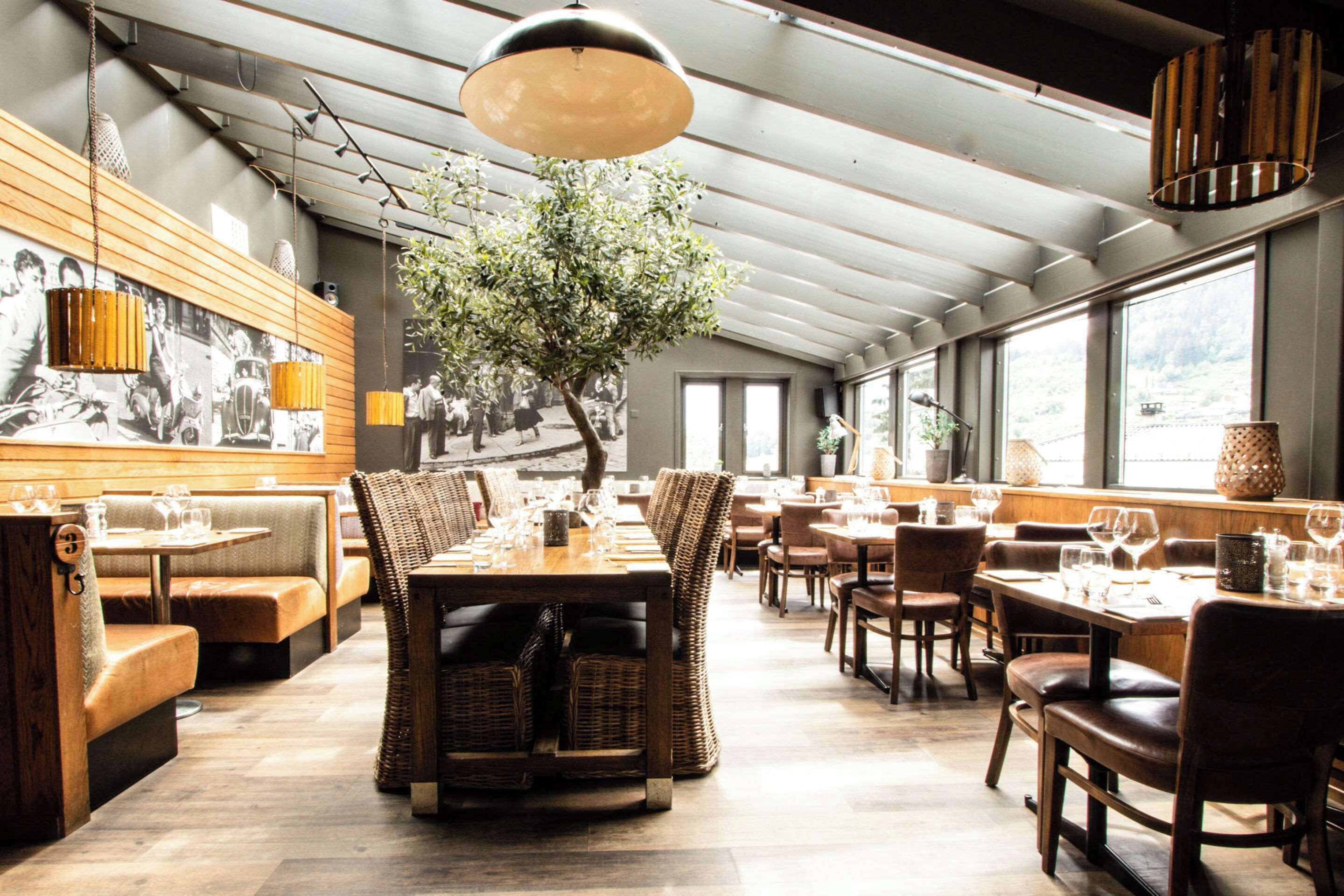 3 restauranter, frokost og middag serveres, italienske retter