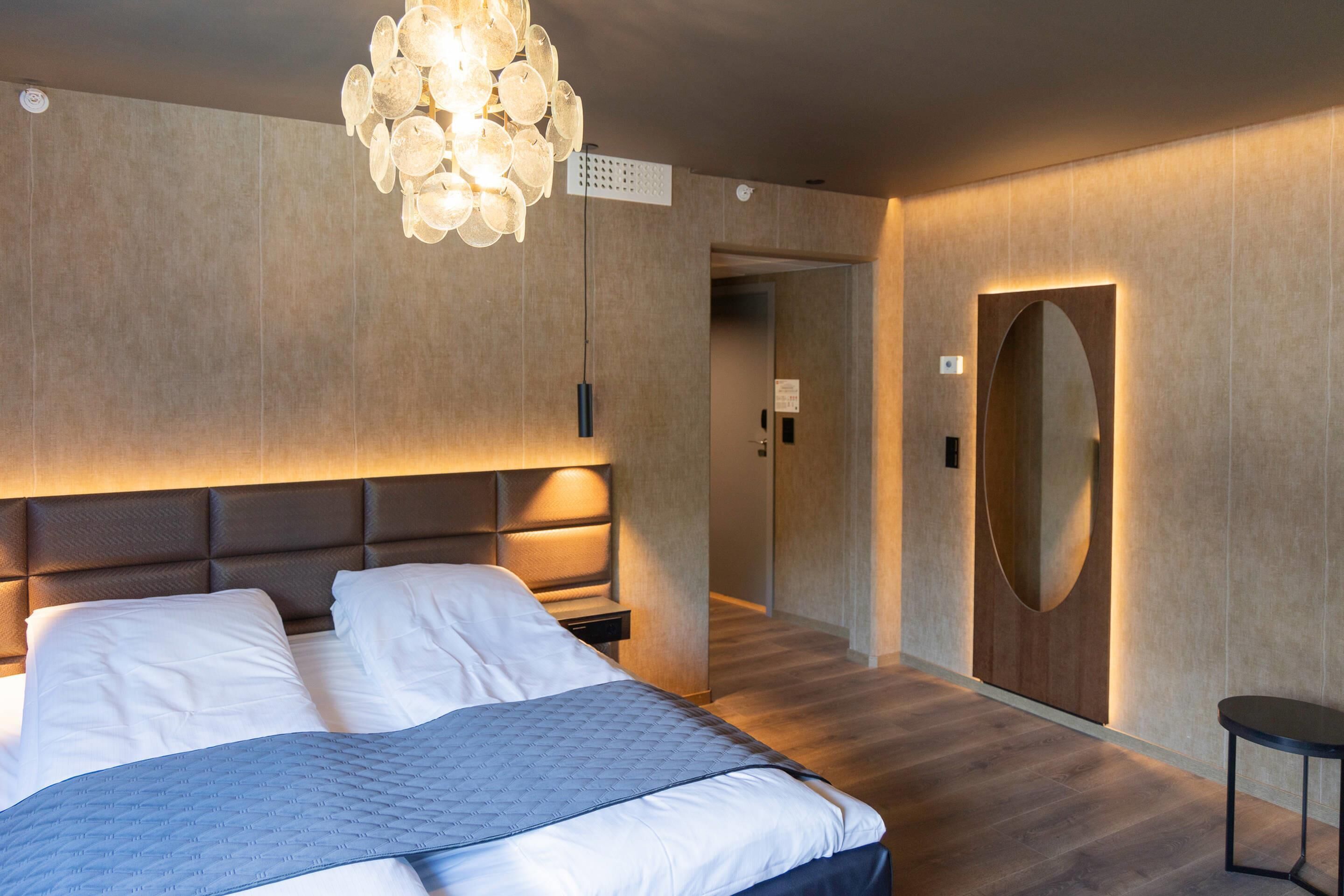 Junior Suite, 1 Double Bed | Desk, laptop workspace, iron/ironing board, free WiFi