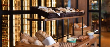 Free daily breakfast