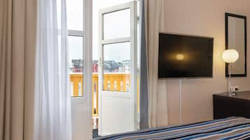 Superior Room, 1 Double Bed, Non Smoking | Minibar, desk, laptop workspace, iron/ironing board