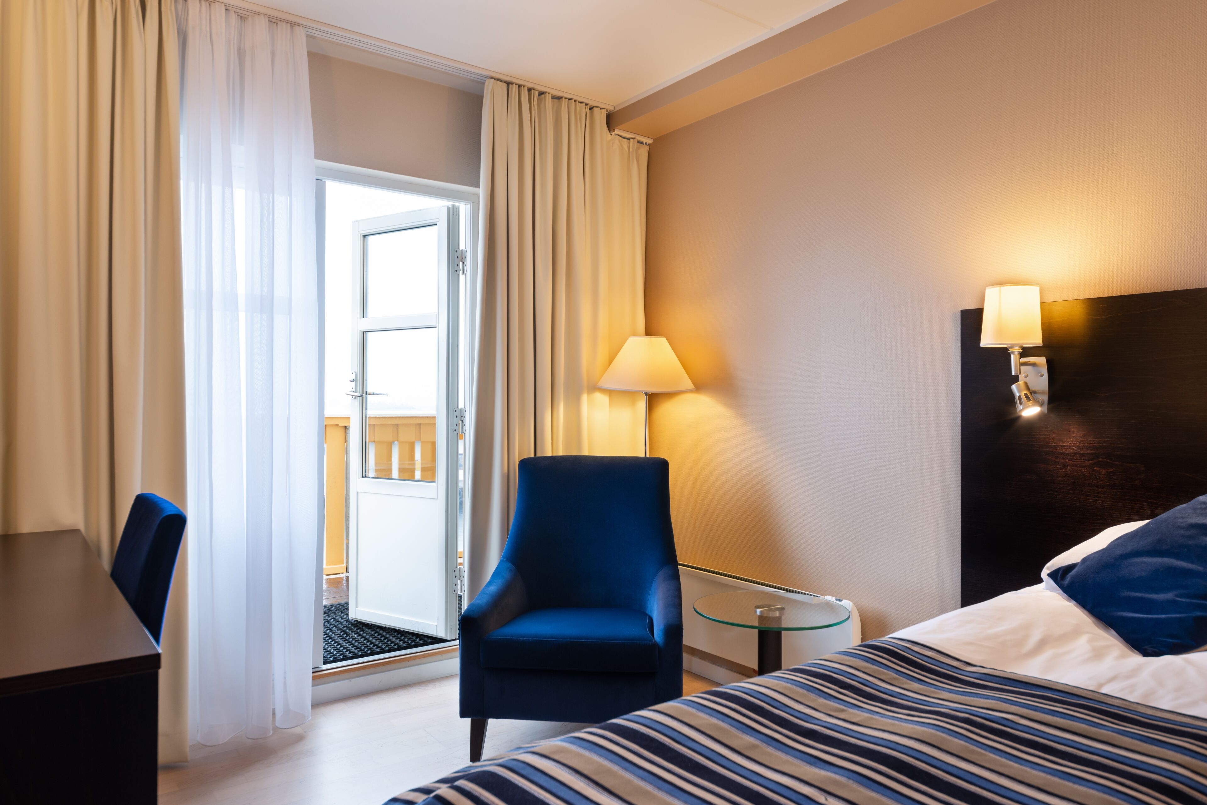 superior room, 1 double bed, non smoking | minibar, iron/ironing board, wifi