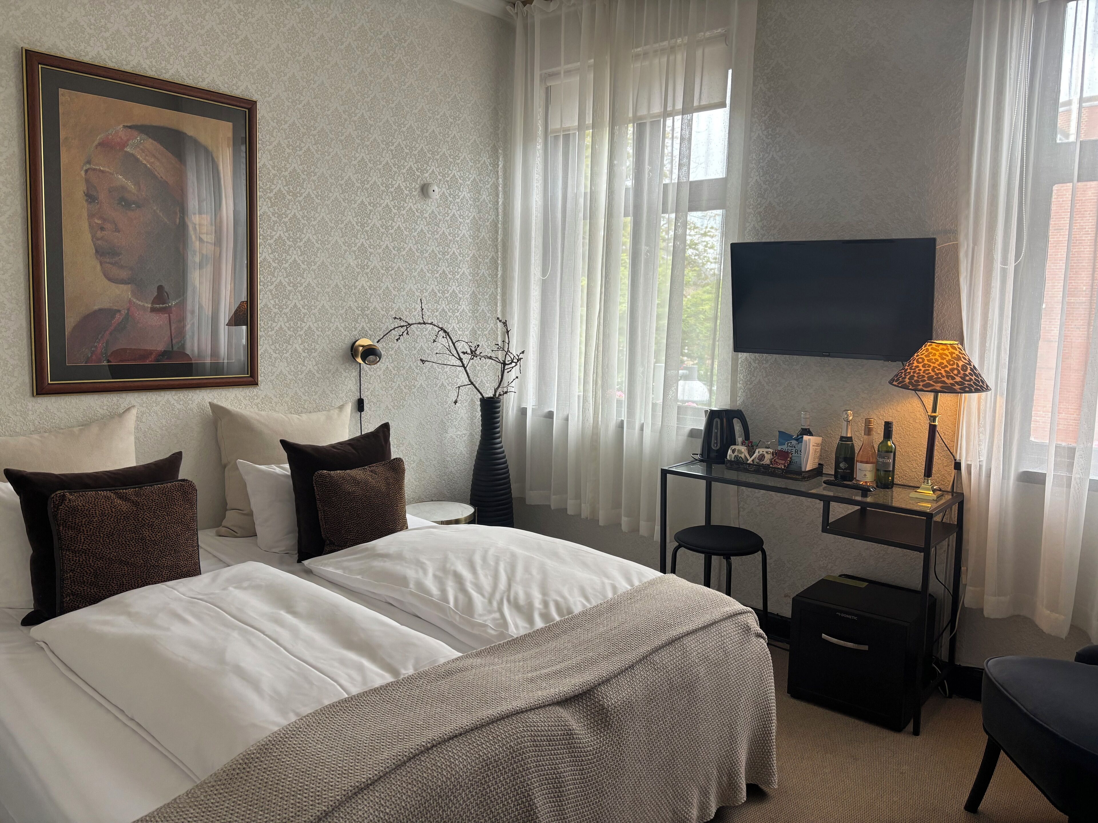 superior double room | 1 bedroom, hypo-allergenic bedding, down duvets, minibar