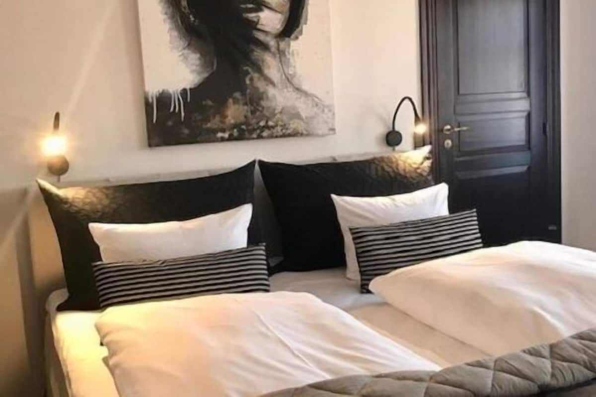 superior double room | 1 bedroom, hypo-allergenic bedding, down duvets, minibar