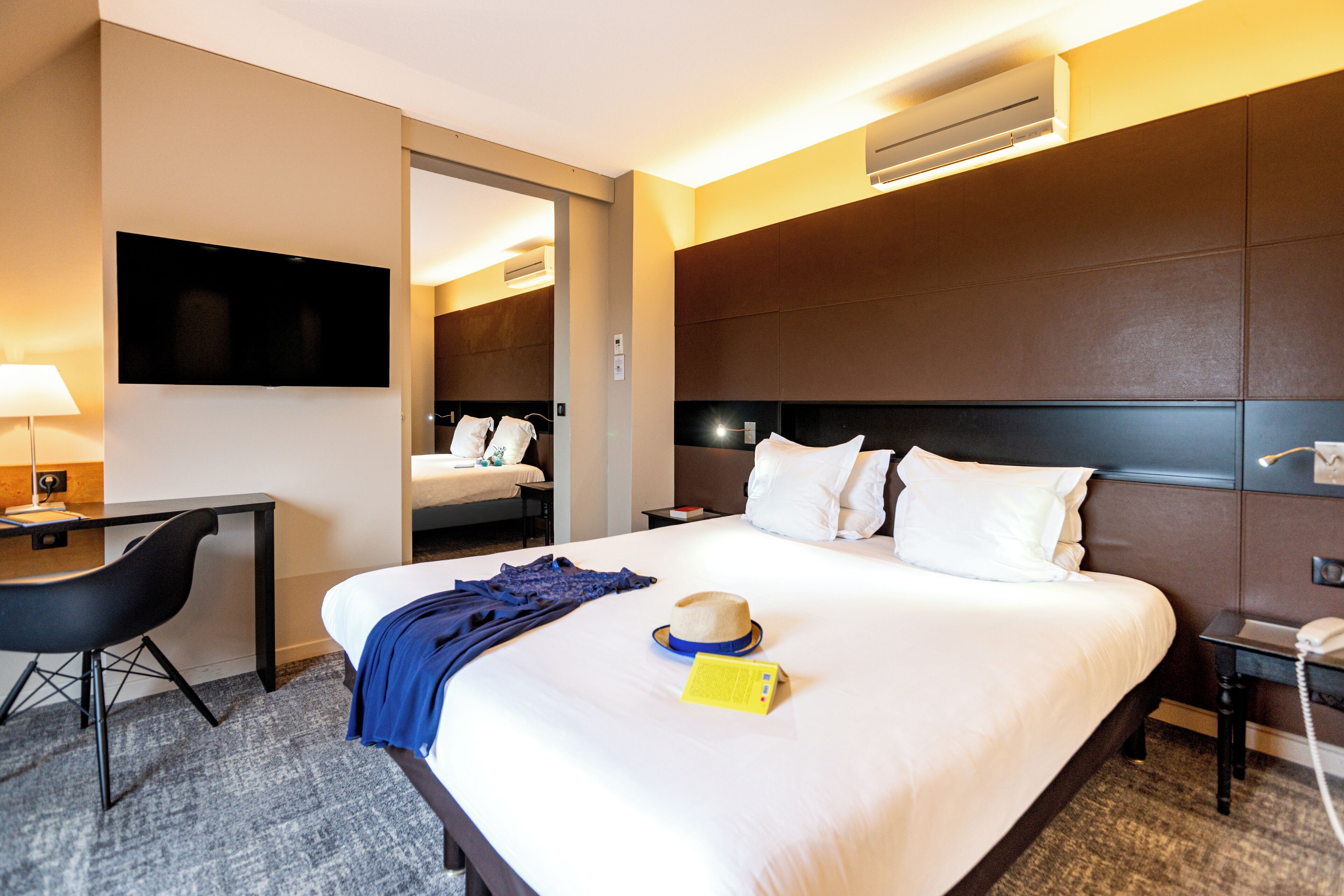 Hochwertige Bettwaren, Minibar, Zimmersafe, Schreibtisch