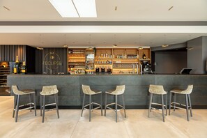 Bar (on property) - Hotel L'Europe Colmar, BW Signature Collection (Horbourg-Wihr)