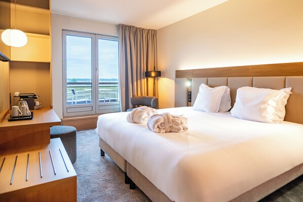 Premium bedding, minibar, in-room safe, desk