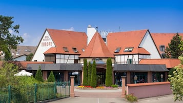 المنطقة المحيطة بالمنشأة