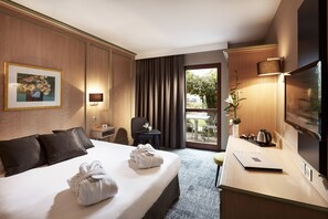 1 bedroom, premium bedding, minibar, in-room safe
