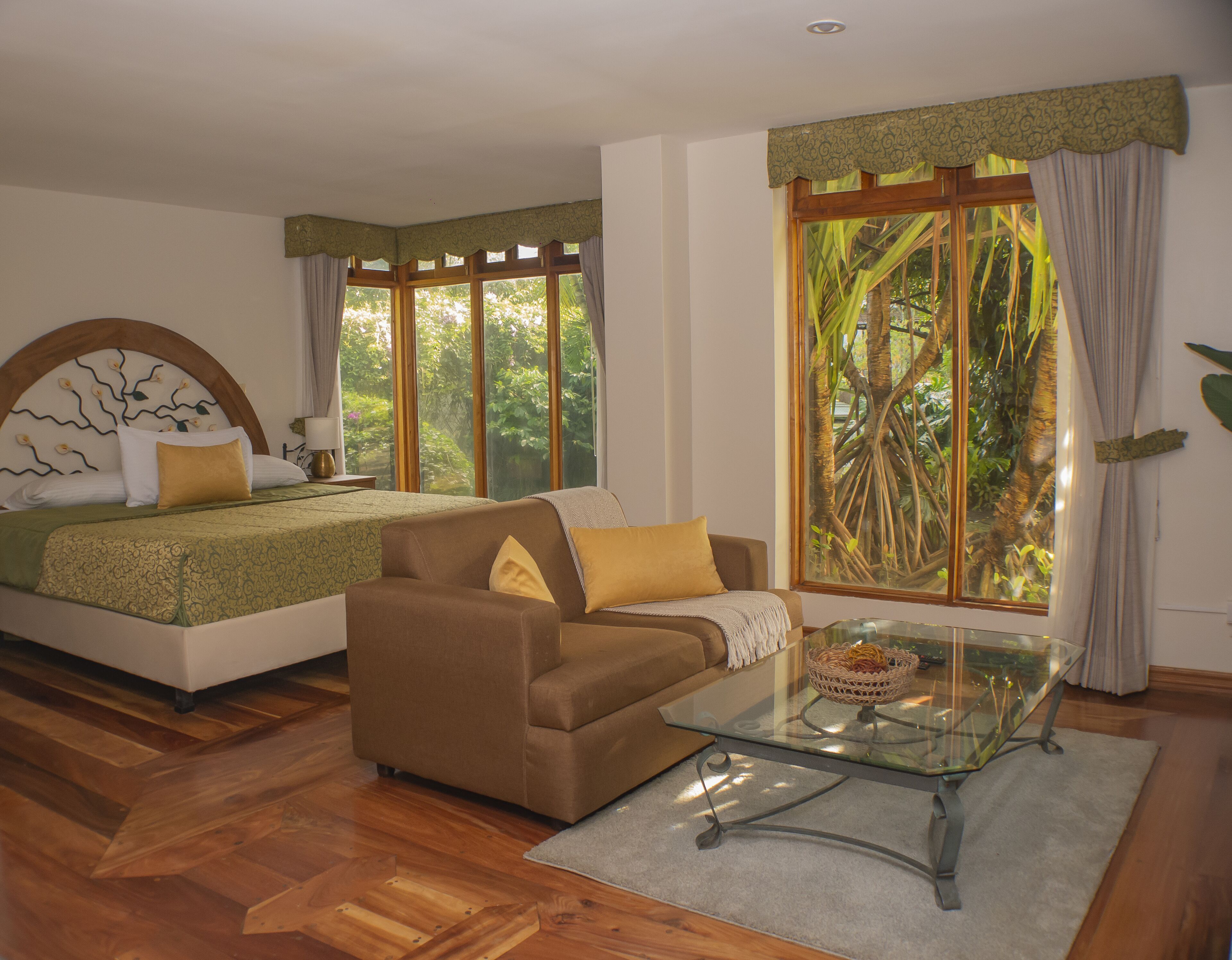 In-room safe, desk, blackout drapes, free WiFi