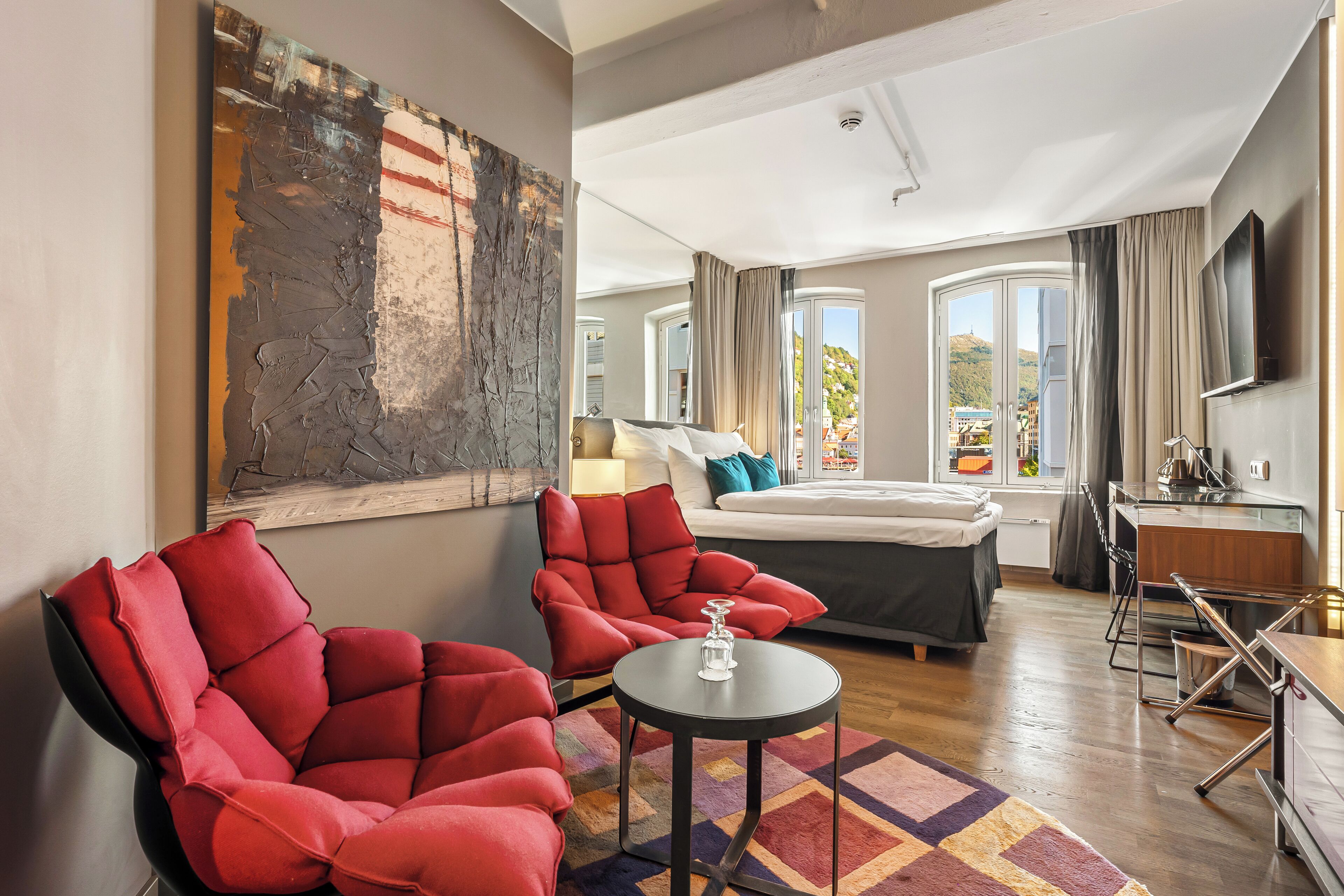 superior room, 1 double bed, non smoking | in-room safe, desk, iron/ironing board, bed sheets