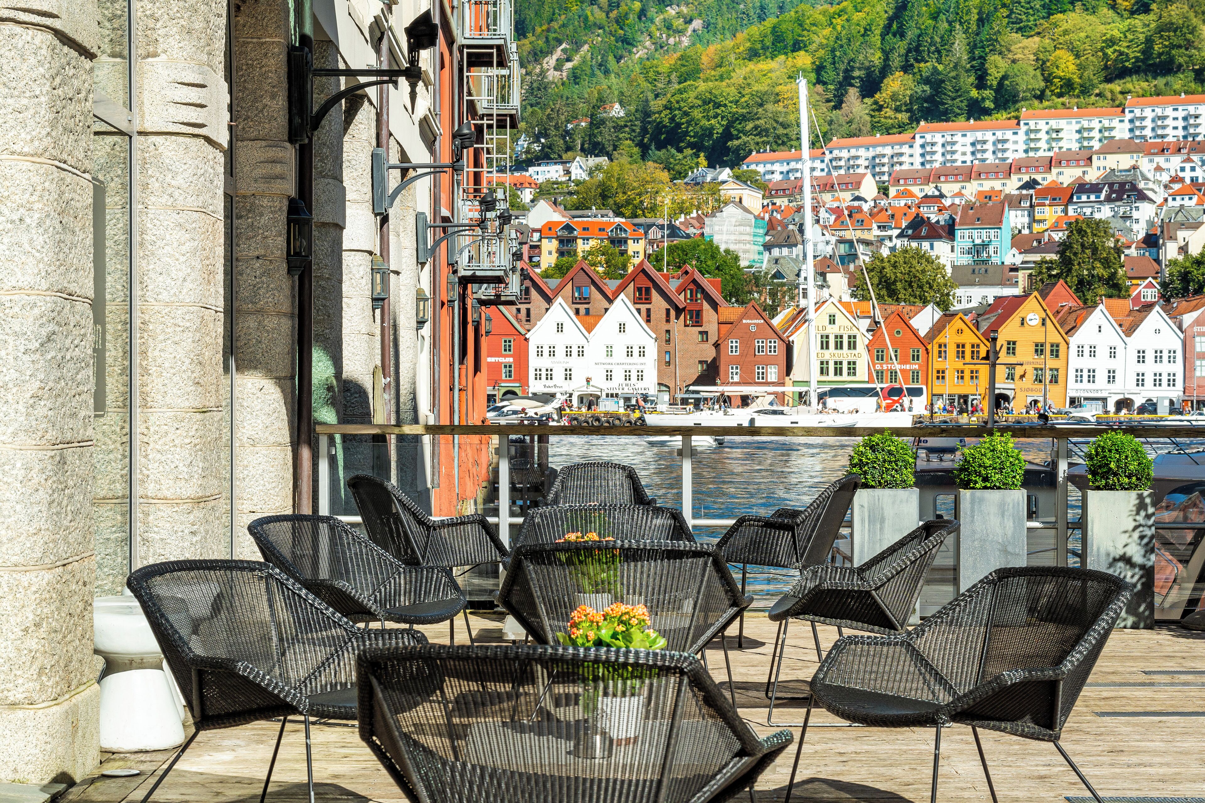 Vista frontal de la propiedad