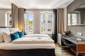 Standard Twin Room, Non Smoking | In-room safe, desk, iron/ironing board, bed sheets