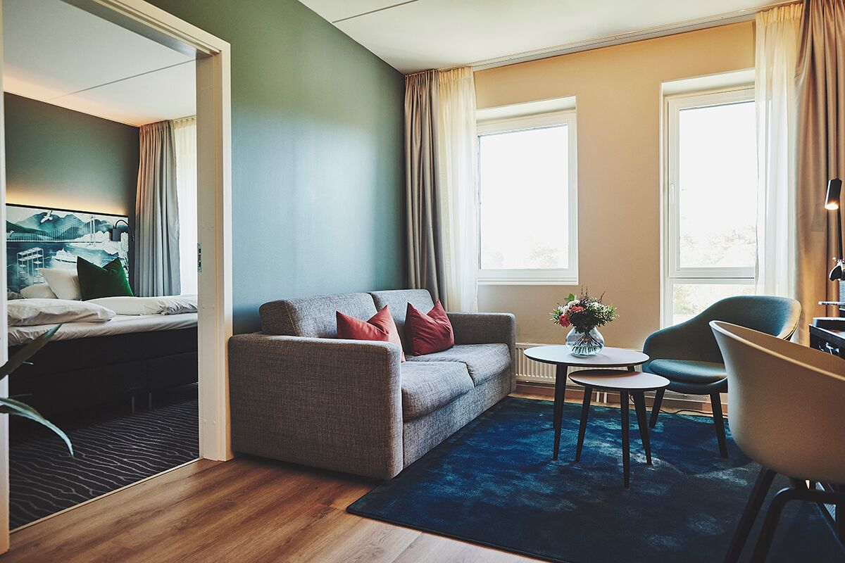 suite | 1 bedroom, pillow-top beds, desk, laptop workspace