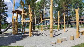 Children’s play area – outdoor