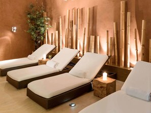 Un sauna, baño turco, tratamientos faciales, manicura y pedicura