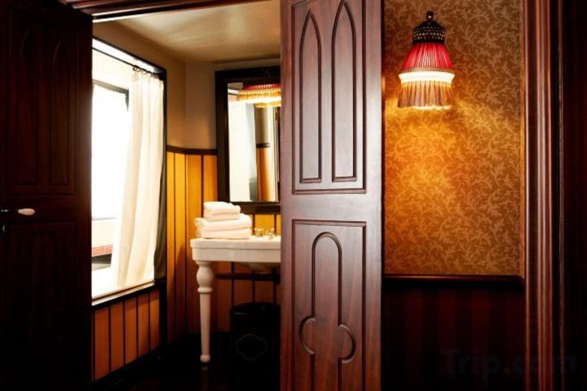 Baño | Artículos de higiene personal gratuitos, secador de pelo y albornoces