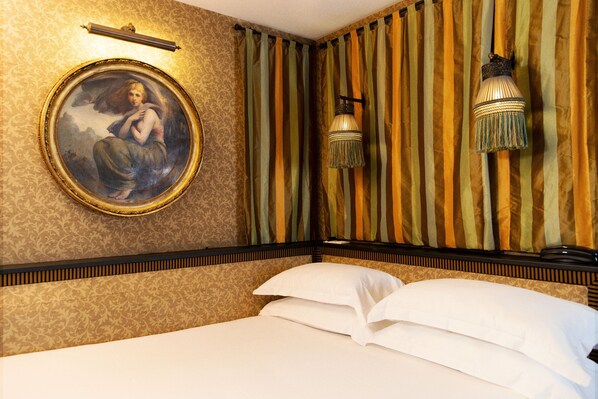 Deluxe Room, Non Smoking (Possibilité de lits twin sur demande) | 1 bedroom, premium bedding, minibar, in-room safe