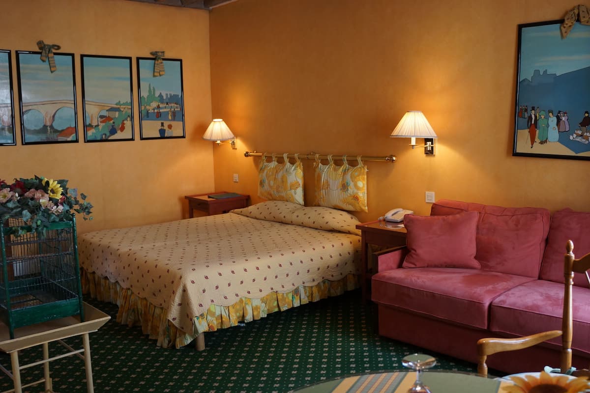 Deluxe Quadruple Room