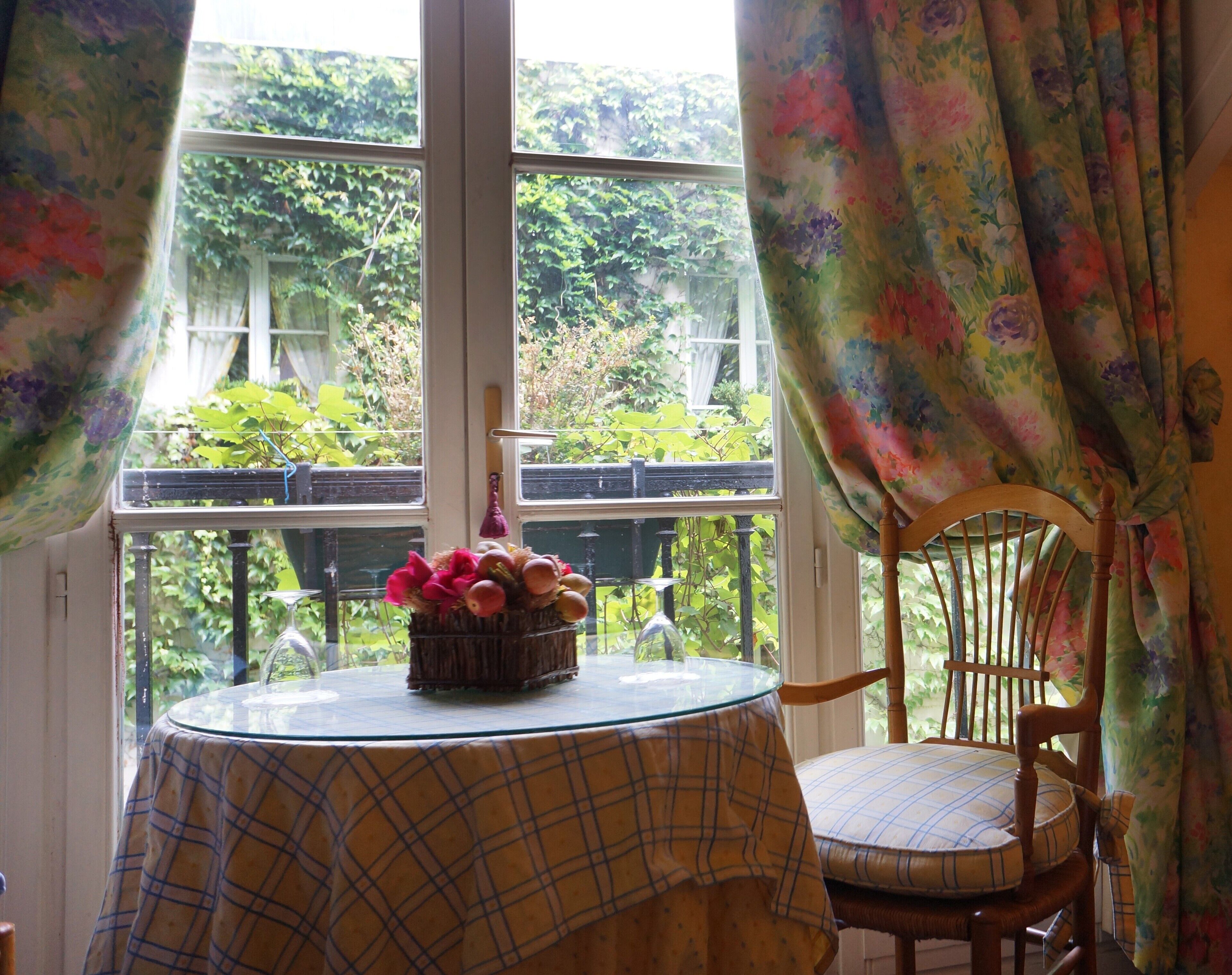 superior double or twin room | minibar, in-room safe, desk, soundproofing