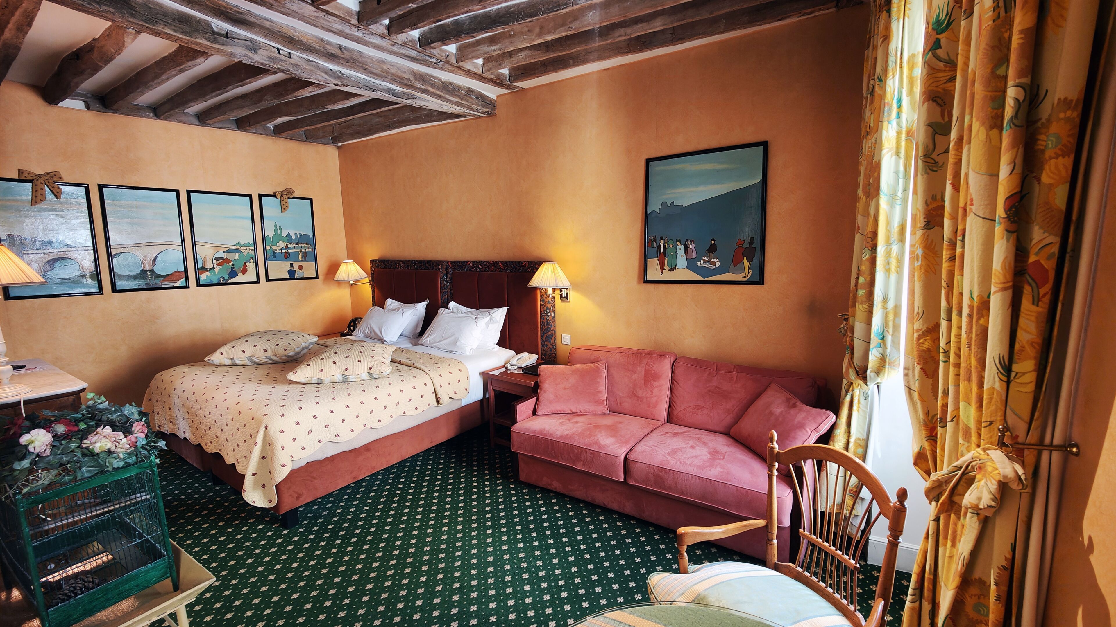 Deluxe Quadruple Room | Minibar, in-room safe, desk, soundproofing