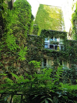 숙박 시설 정면