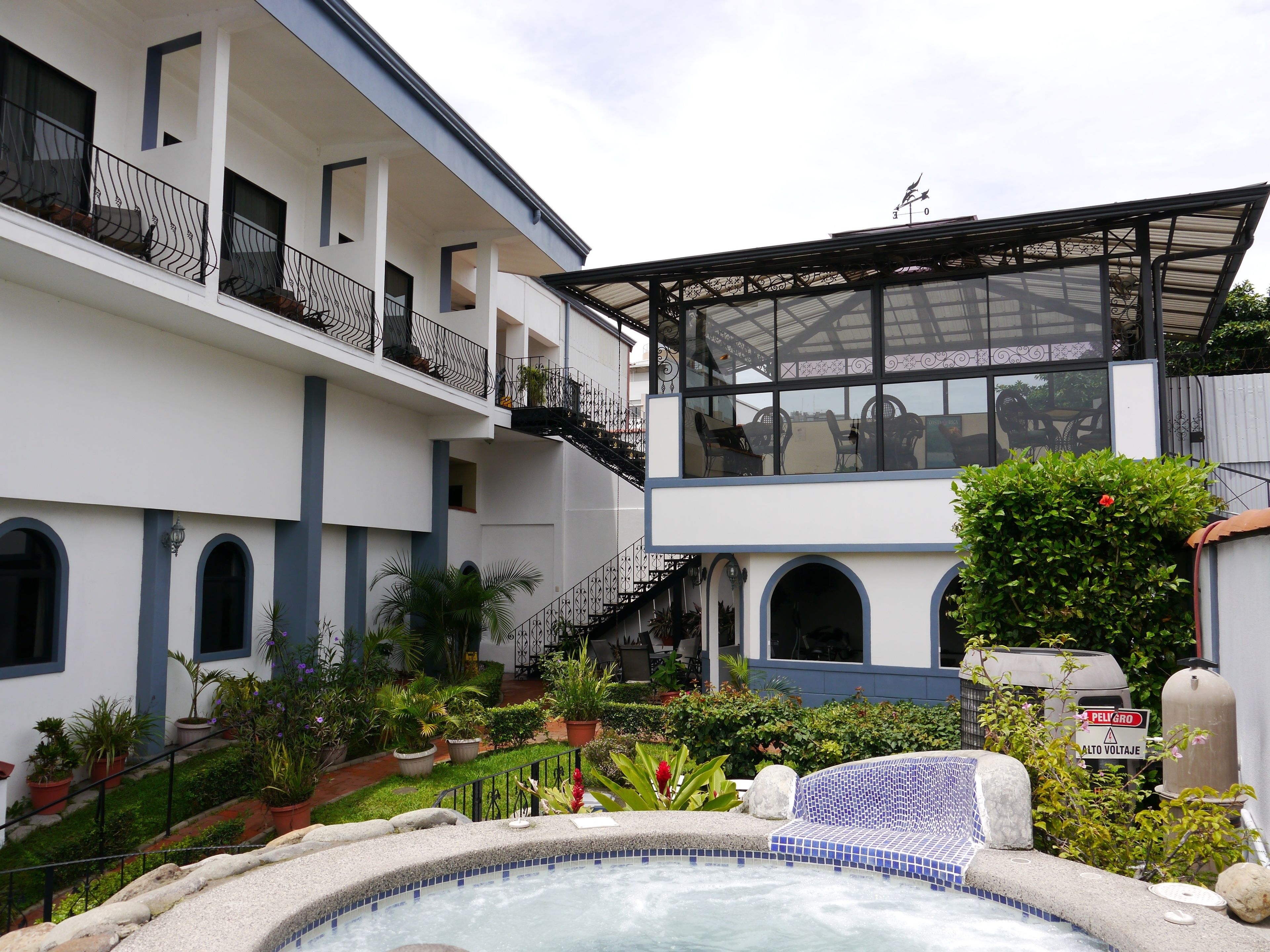 Tina de hidromasaje al aire libre