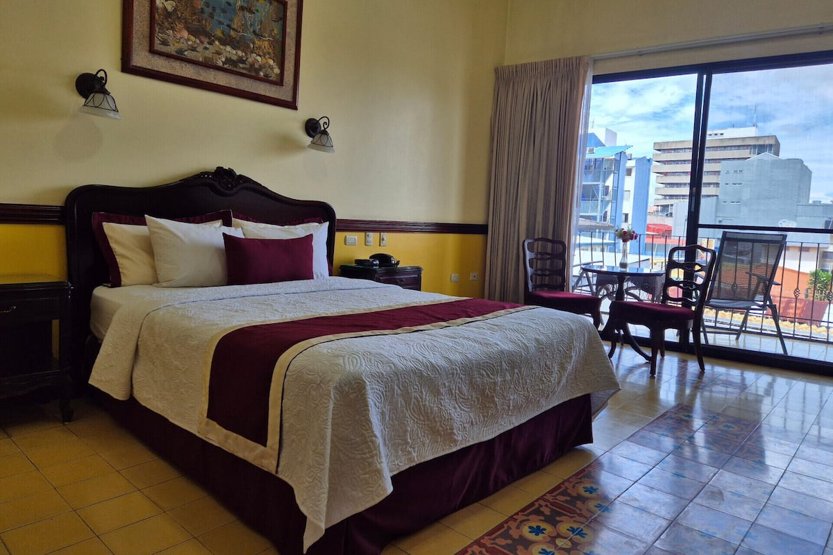 Premium bedding, Select Comfort beds, in-room safe