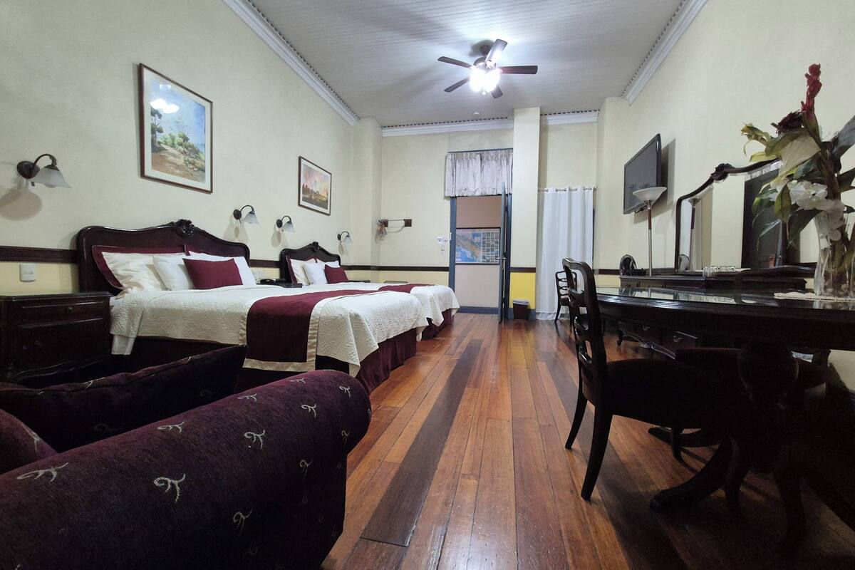 Original Superior Room, Two Queen Beds - Ground Floor | Bộ đồ giường cao cấp, nệm Select Comfort, két bảo mật tại phòng 