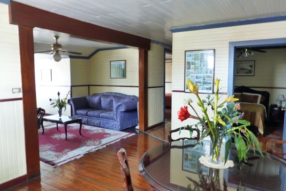 Hotel Santo Tomas by null