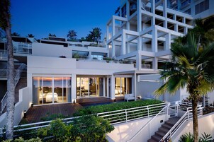 Villa, 2 Bedrooms, Terrace (Oceanfront) | Premium bedding, down comforters, pillowtop beds, in-room safe