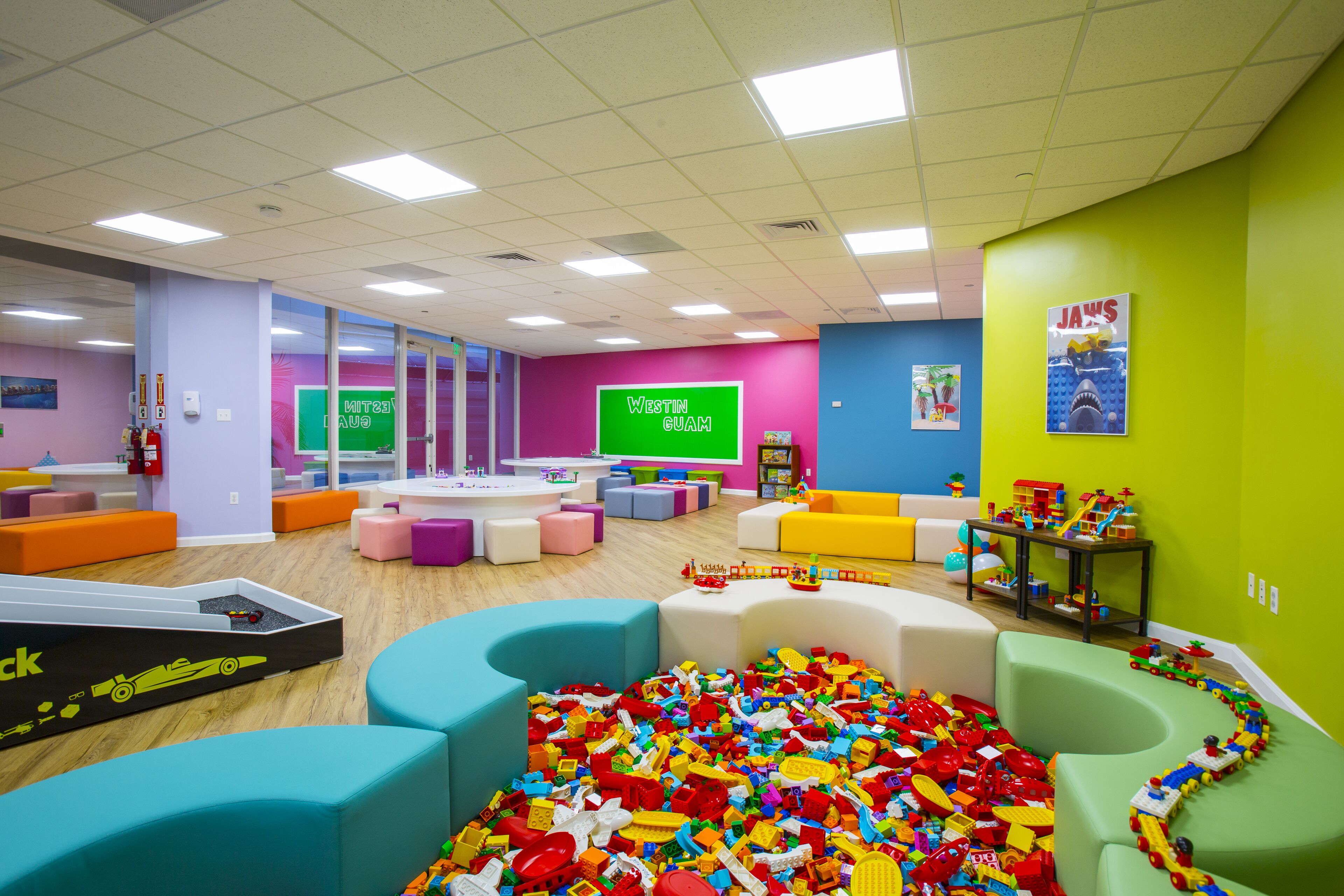 Tempat bermain anak – indoor