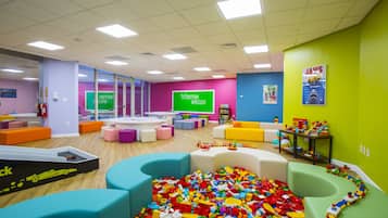 Tempat bermain anak – indoor