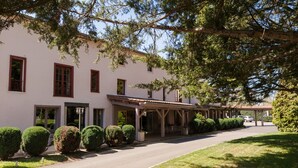 Unclassified image, 2 of 36, button - Logis Hôtel Le Parc de Geoffroy (Thiers)