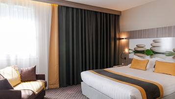 Frette Italian sheets, premium bedding, minibar, in-room safe